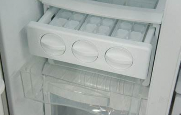柜機室內(nèi)機漏水解決方法