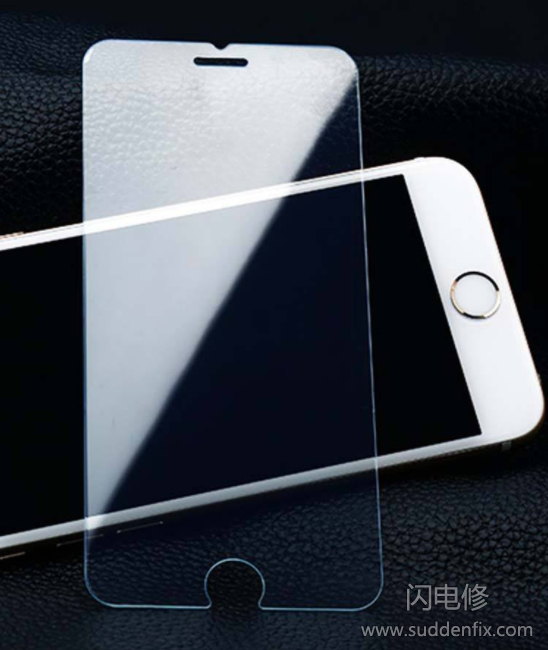 手機“裸奔”需謹慎，為何幾千塊錢的手機屏幕不如鋼化膜耐刮？